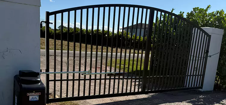 Driveway Fence Repair Garden City